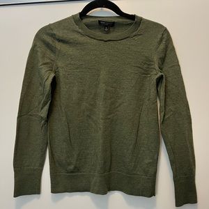 Banana republic 100% merino wool crewneck pullover sweater olive green, size m